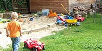 wiese und sandspielplatz wiese und sandspielplatz